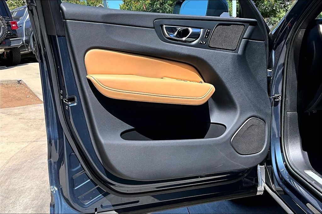 2023 Volvo XC60 Recharge Plug-In Hybrid Ultimate