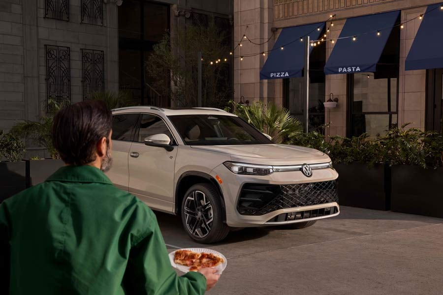 2025 VW Tiguan Gallery Image 2